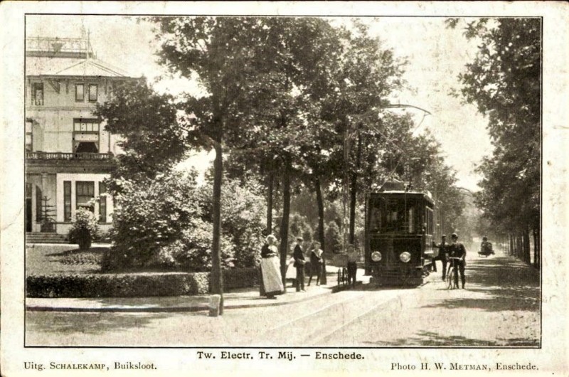 Gronausestraat 129 nabij de halte Marthalaan voor de villa Ravenhorst 1908.jpg