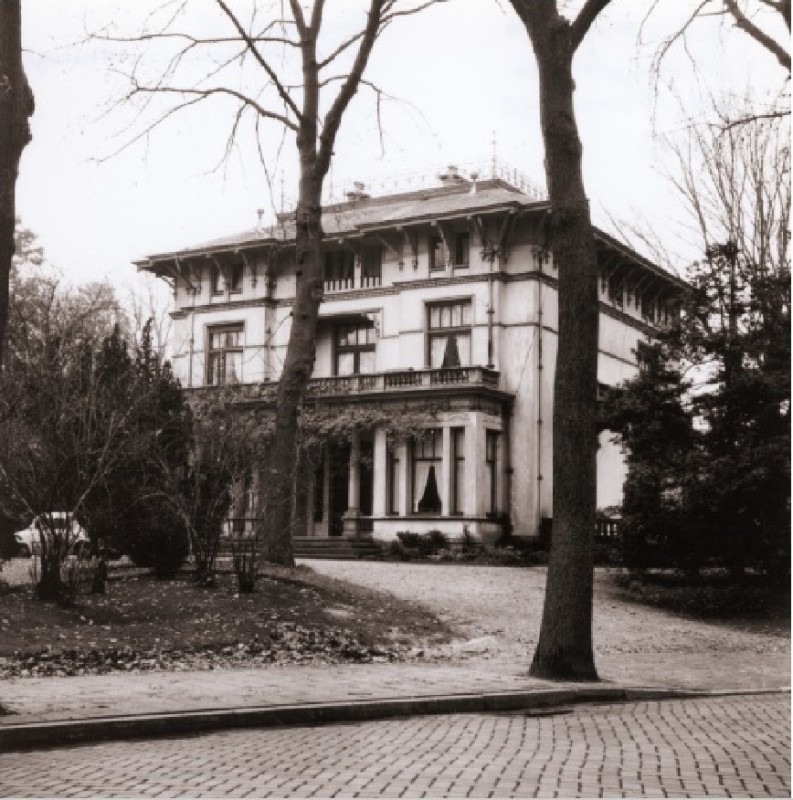 Gronausestraat 129 hoek Marthalaan villa Ravenhorst 22-11-1960.jpg