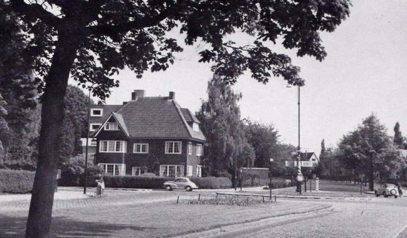 Gronausestraat 140 hoek Oliemolensingel. 1951.jpg
