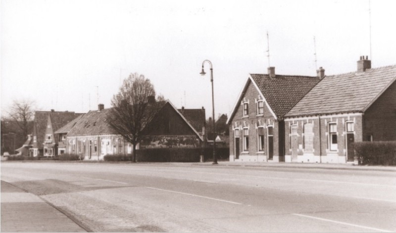 Gronausestraat 39-41-43 vroeger 163-165-167 tussen Slotzichtweg en Oostveenweg 1967.jpg