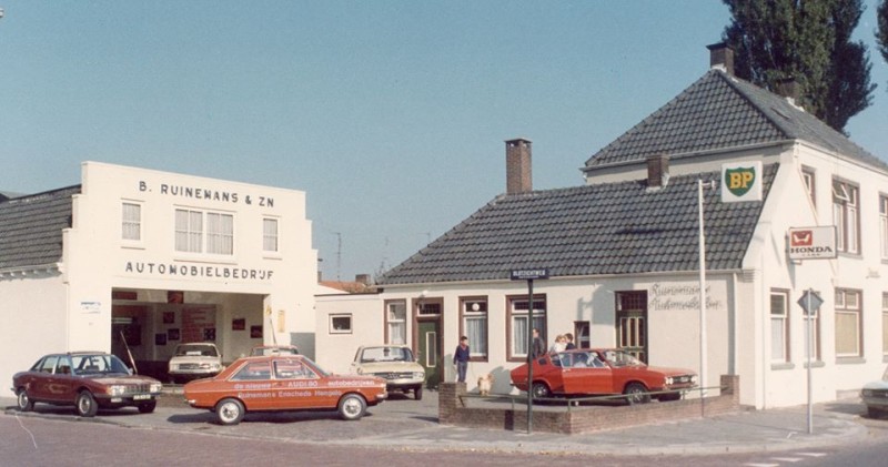 Gronausestraat 169 hoek Slotzichtweg Garage Ruinemans vroeger tolhuis Slotzicht.jpg