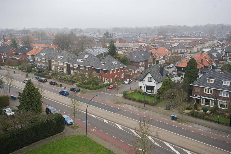Gronausestraat 203 eerder 321 hoek Edisonstraat uitzicht vanaf Esmarkeflat.jpg