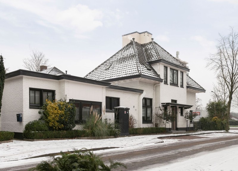 Gronausestraat 203 eerder 321 gezien vanaf hoek Edisonstraat Velve Lindenhof.jpg