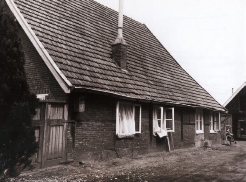 Gronausestraat 453  boerderij ibouwjaar 1875. foto 19-6-1965.jpg