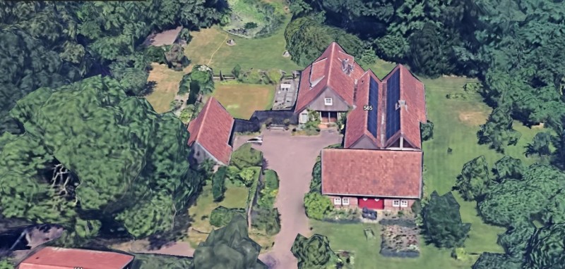 Gronausestraat 565 boerderij bouwjaar 1880 foto Google Earth 24-6-2023.jpg