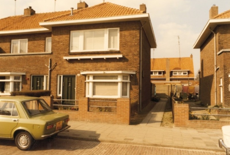 Gronausestraat 603 woning bouwjaar 1930 foto 1977.jpg