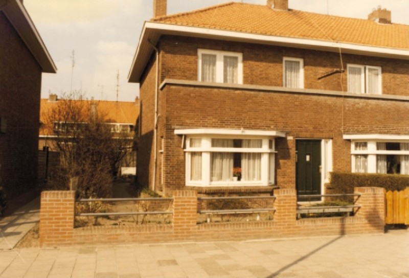 Gronausestraat 599 woning bouwjaar 1930 foto 1977.jpg