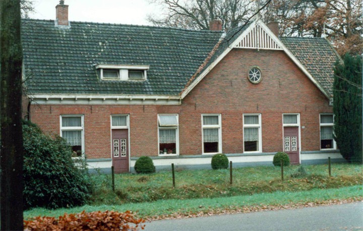 Gronausestraat 636 Boerderij 'Knibbelboer' van fam. Hesselink- Langkamp,.jpg
