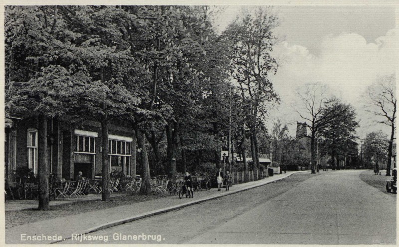 Rijksweg 7 later Gronausestraat 1258 Hotel cafe restaurant Droste 1939.jpg