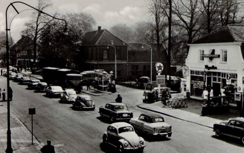 Gronausestraat 1242-1244 eerder Rijksweg 9 rechts winkel Tegeler.jpg
