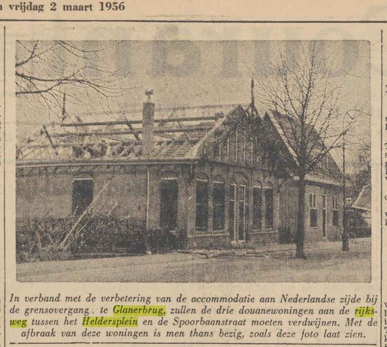 Rijksweg 12-14-16 afbraak douanewoningen krantenfoto Tubantia 2-3-1956.jpg