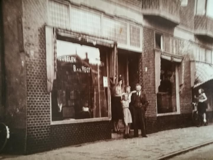 Rijksweg 42 winkel B. van der Vegt foto 1948.jpg