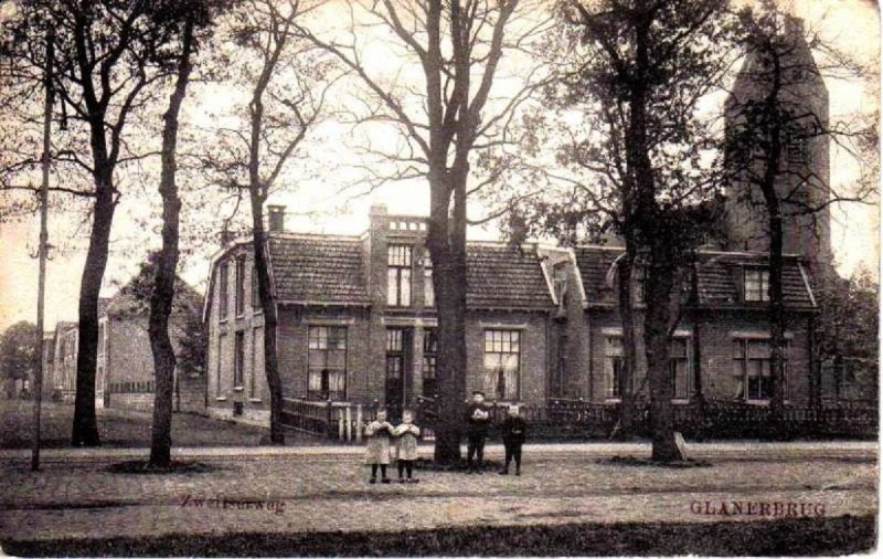 Rijksweg 47 later Gronausestraat 1208 hoek Schweizerweg ook wel Zweitserweg of Schweitzerweg (nu Dr, Stamstraat).jpg