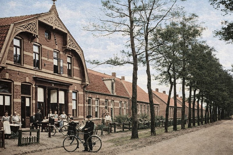 Gronausestraat 1251 winkelwoonhuis bouwjaar ca 1900 De Duitse Winel van J.Biemold ook wel Glanerbrugse Bazaar genomemd..jpg