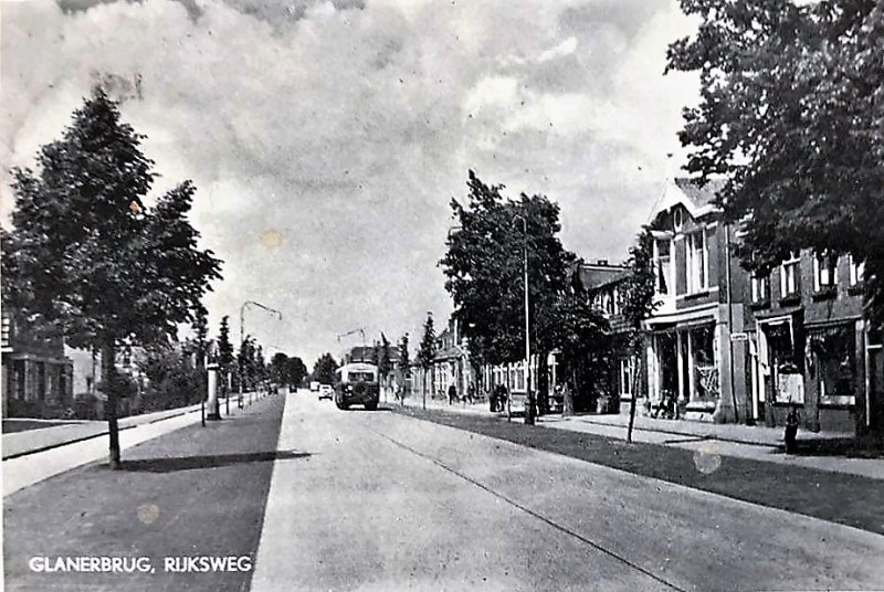 Gronausestraat 1251 winkelwoonhuis bouwjaar ca 1900 De Duitse Winel van J.Biemold ook wel Glanerbrugse Bazaar genomemd..jpg