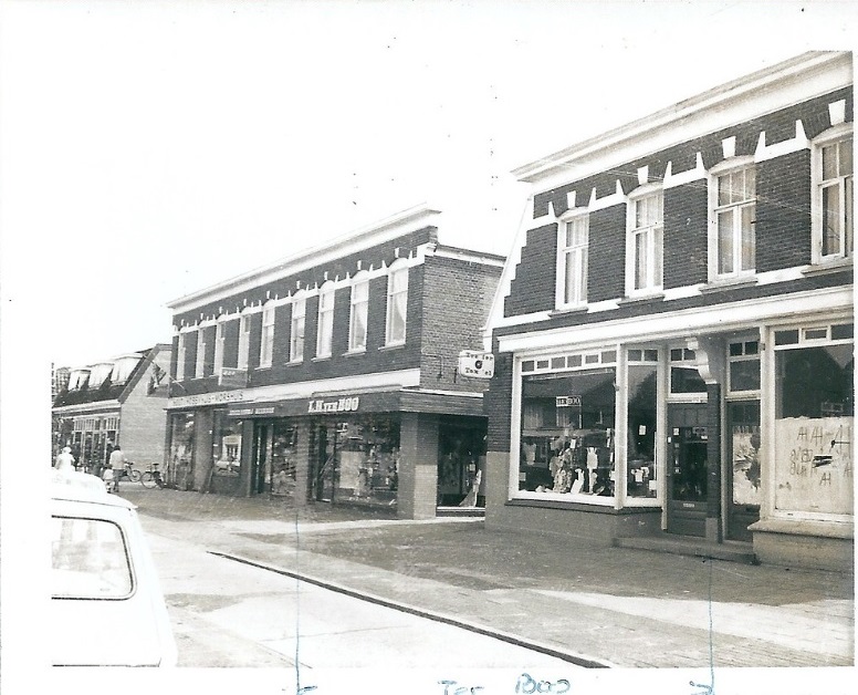 Gronausestraat 1116 Glanerbrug winkel Ter Boo 1975 vroeger pand winkel Spiele.jpg