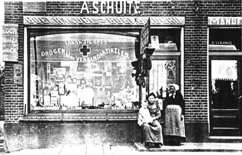 Rijksweg 117 drogisterij A.Schuite.jpg