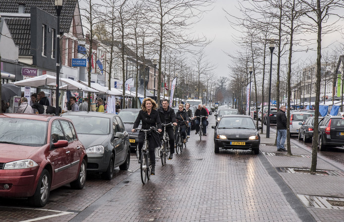 Gronausestraat 1108 links Ami kappers Glanerbrug 2017.jpg