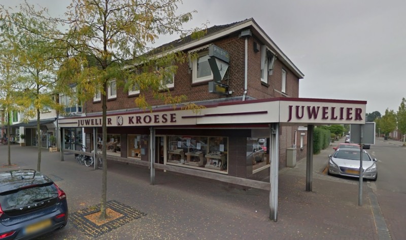 Gronausestraat 1201-1203 hoek Veldstraat juwelier Kroese foto sept. 2016.jpg