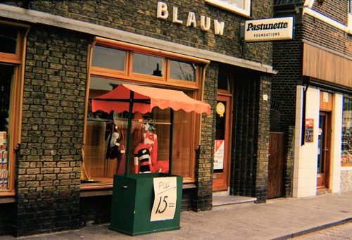 Gronausestraat 1189 textielhandel Jan Blauw.jpg