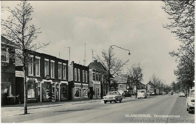 Gronausestraat 1078-1086 Glanerbrug vroeger Rijksweg 143-135 foto 1969.jpg