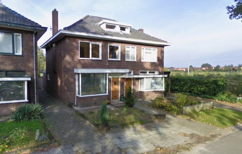 Gronausestraat 833-835 eerder Rijksweg 412-410 2-onder-1-kapwoning bouwjaar 1935  foto okt. 2010.jpg