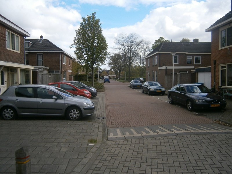 Larixstraat 2 richting Lindestraat.JPG