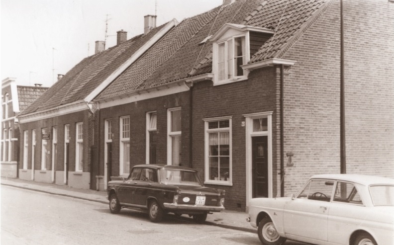 Ledeboerstraat 22-26 woningen 1967.jpg