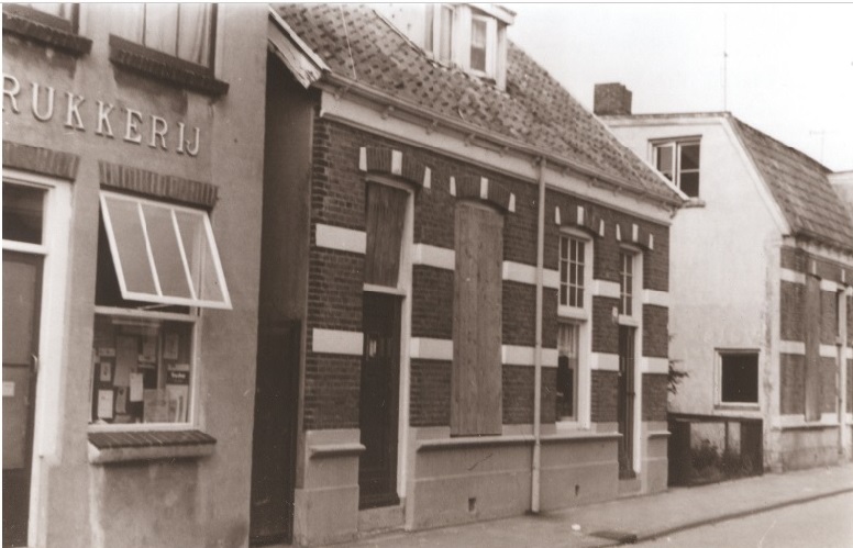 Ledeboerstraat 27-29 woningen en drukkerij 1967.jpg