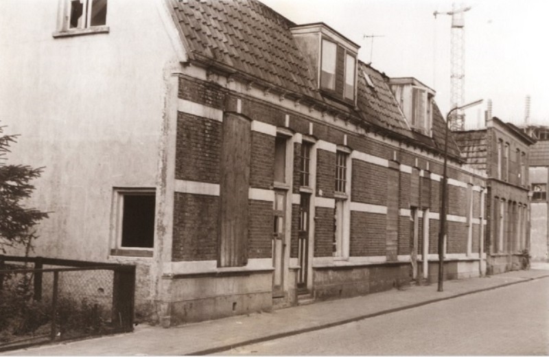 Ledeboerstraat 33-39 woningen en drukkerij 1967.jpg