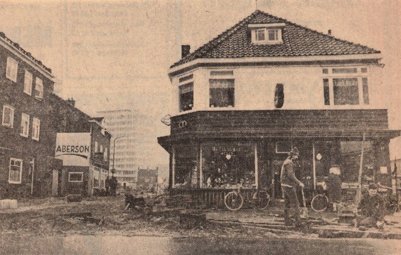 Ledeboerstraat 1 links winkel Aberson.jpg