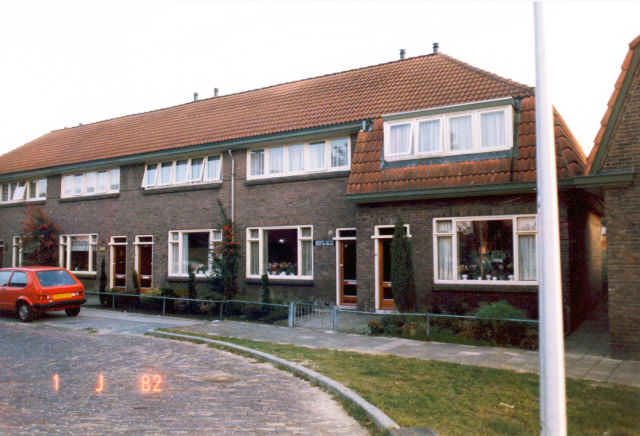 Leemkuilstraat 32-34-36-38 woningen bouwjaar 1928 foto 1982.jpeg
