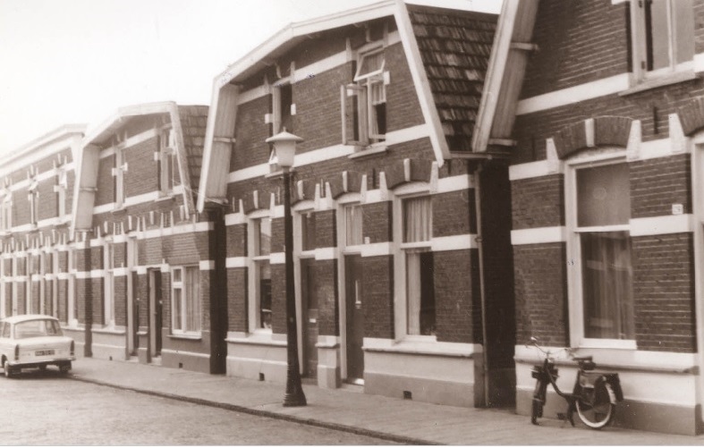 Leijdsweg 25-27-29-31 woningen nov. 1967.jpg