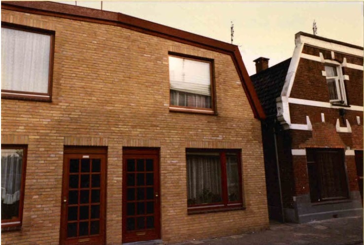 Leijdsweg 33-35 woningen bouwjaar 1902 foto nov. 1980.jpg