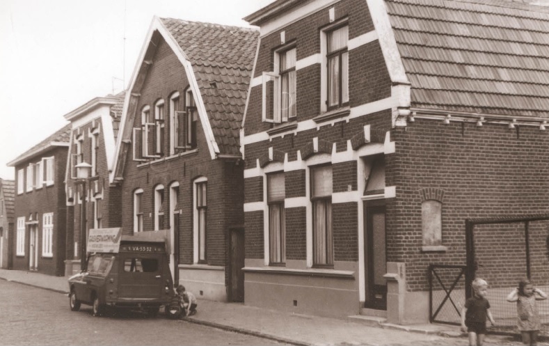 Leijdsweg 48-50-52-54-56 woningen nov. 1967.jpg