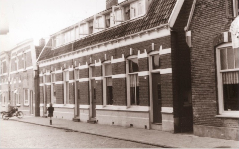 Leijdsweg 61-63-65-67 woningen nov. 1967.jpg