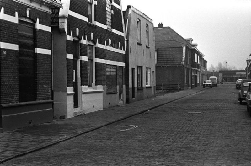 Leijdsweg 69-71 woningen bouwjaar 1906 foto 1976.jpg