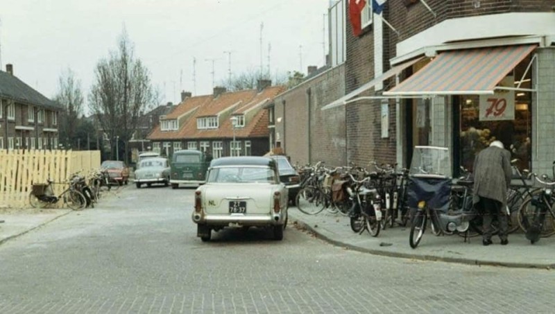 Leliestraat 103 hoek Meidoornstraat  Sanders.jpg