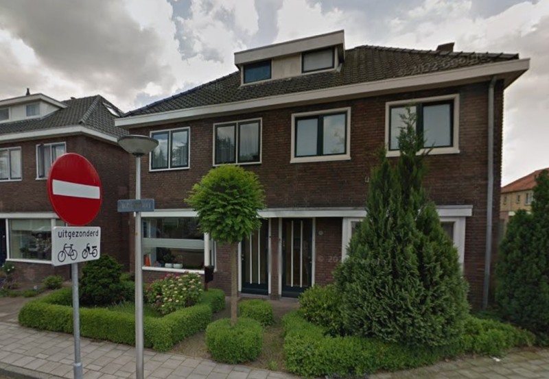 Lindestraat 21-23 hoek Plataanstraat woningen bouwjaar 1936 foto 2014.jpg