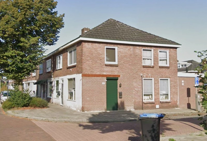 Lindestraat 108-110 hoek Larixstraat woningen 1929 foto 2025.jpg