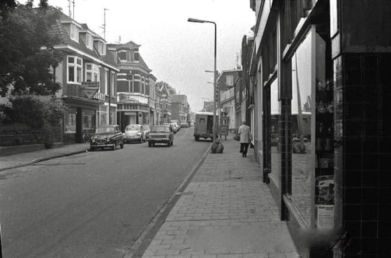 Lipperkerkstraat 43-45 juwelier Keppels links.jpg