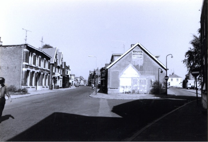 Lipperkerkstraat 64 In oostelijke richting met rechts de Lageweg 1975.jpg