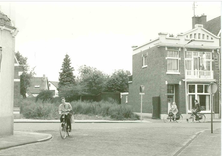 Lipperkerkstraat 98 vanuit hoek Tweede Bothofdwarsstraat  sept. 1982.jpg