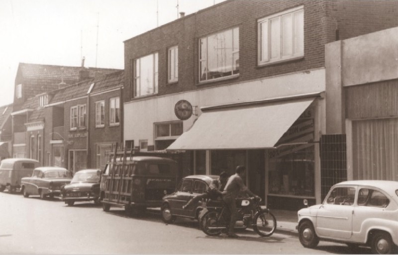 Lipperkerkstraat 133 en 135 winkel schildersbedrijf Becker 1967.jpg