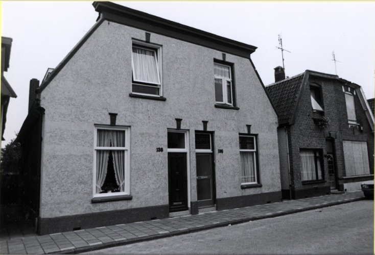 Lipperkerkstraat 136-138 woningen 13-9-1984..jpg