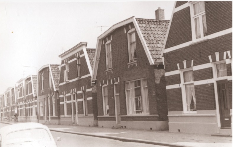 Lipperkerkstraat 132-134-136-138 woningen foto 1967.jpg