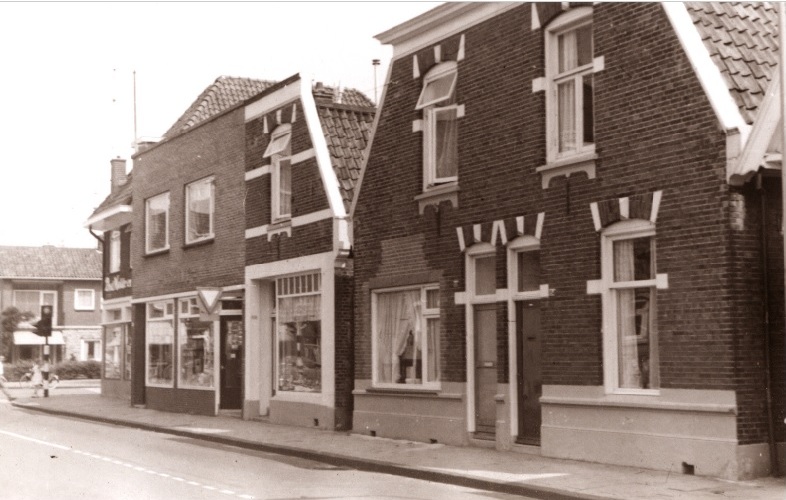 Lipperkerkstraat 164-166-168-170 richting Oliemolensingel woningen 1967.jpg