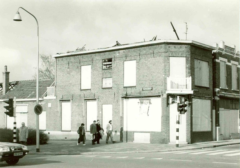 Lipperkerkstraat 213-215 hoek Oliemolensingel april 1980.jpg