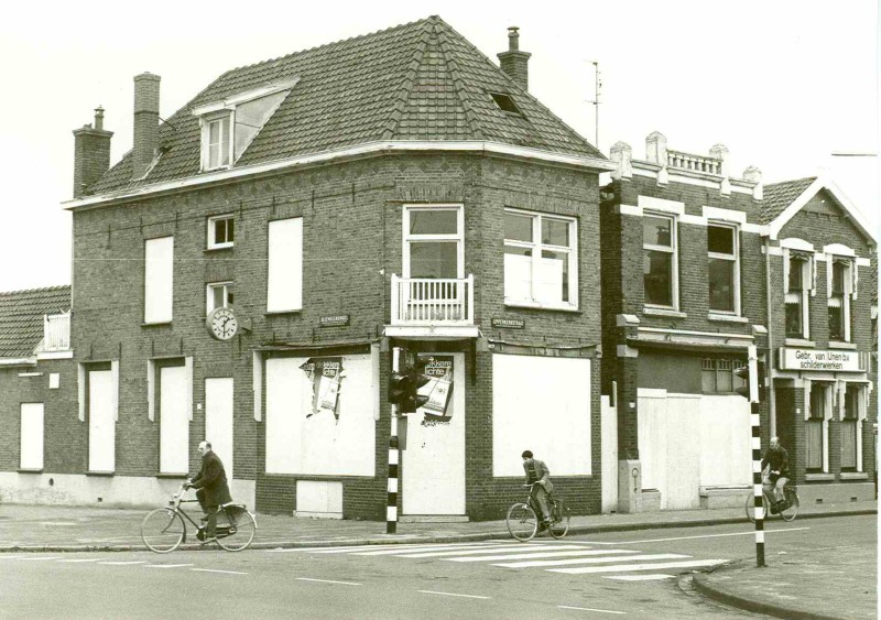Lipperkerkstraat 213-215 hoek Oliemolensingel dec. 1979.jpg