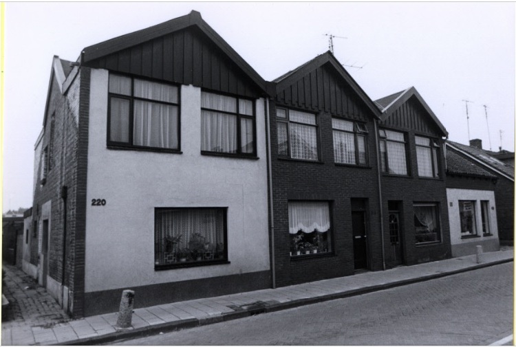 Lipperkerkstraat 220  woningen 13-9-1984..jpg